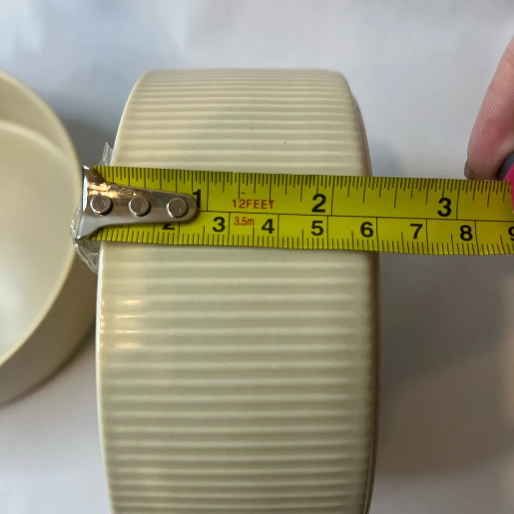 Cream Ribbed Ceramic Pet Bowls